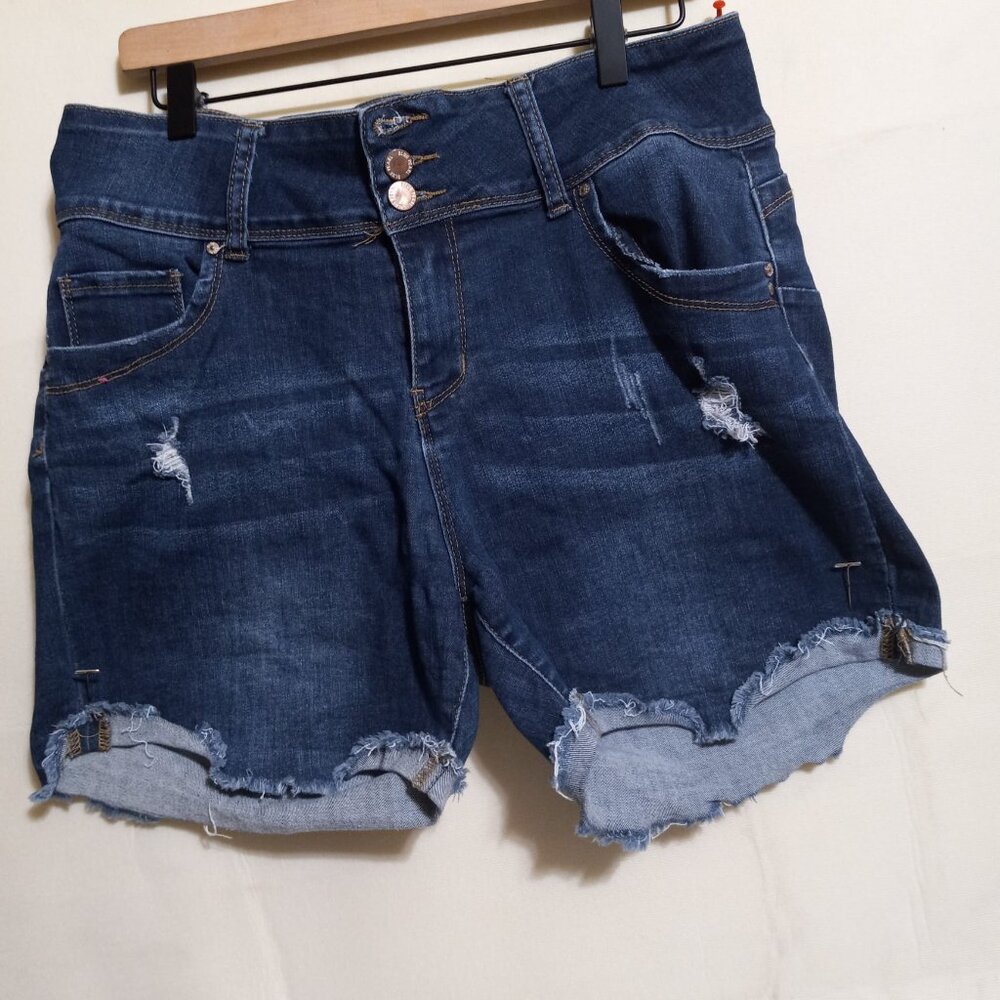 SHORTS BLUE PEARL SIZE 14   LIGHTLY USED BUT IN GOOD CONDITION
